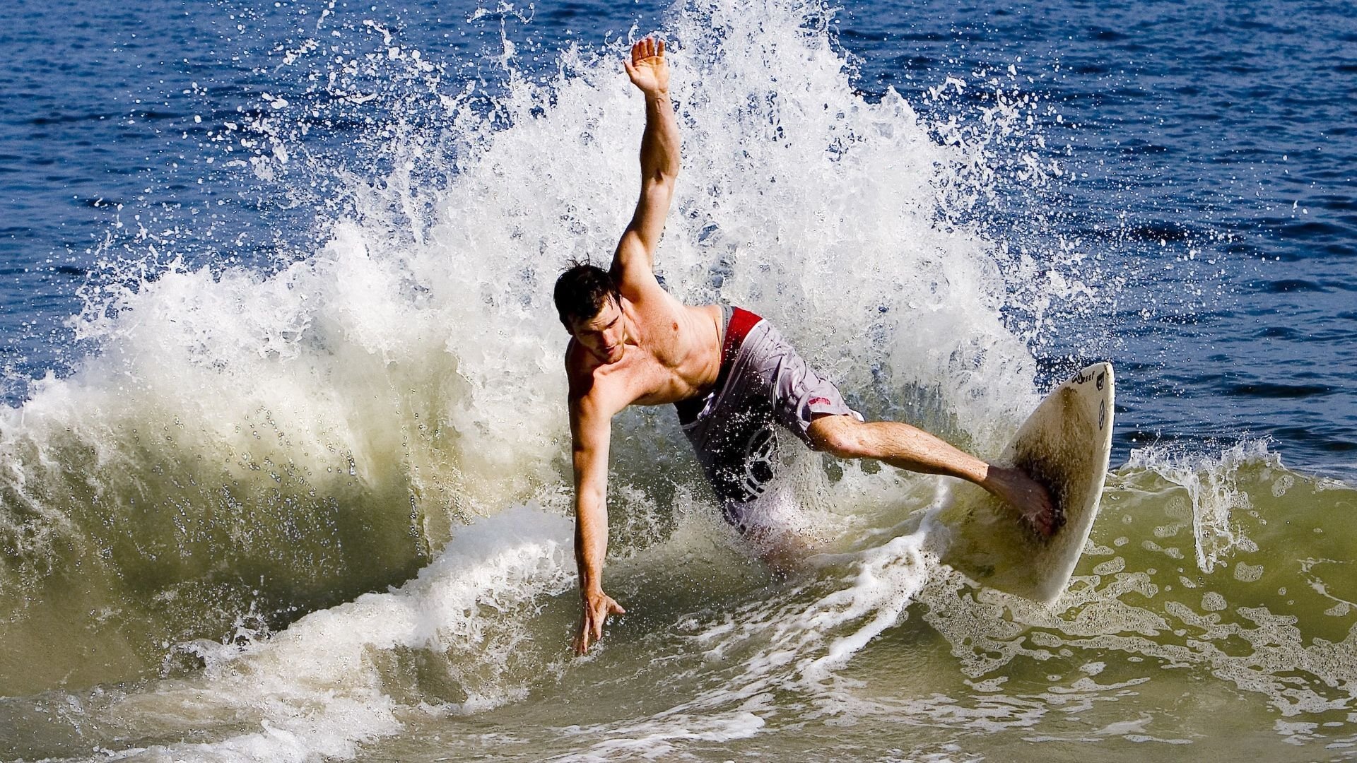 布克撕裂洛杉矶之夜，当太阳升起时，湖人王朝的余晖在叹息